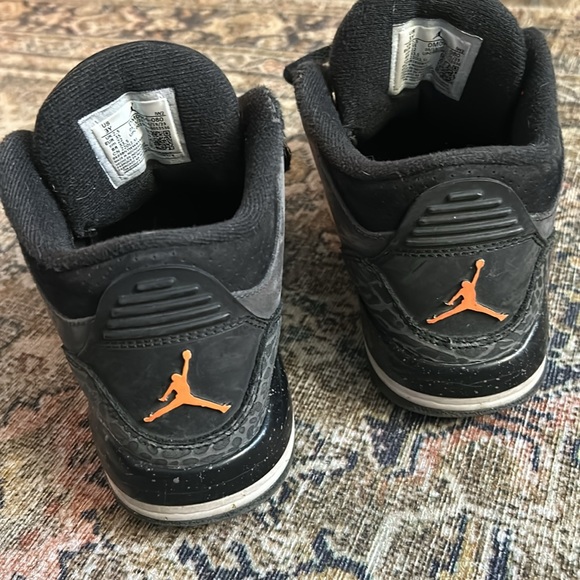 Nike Jordan 3’s size 3.5 Y - Picture 5 of 6